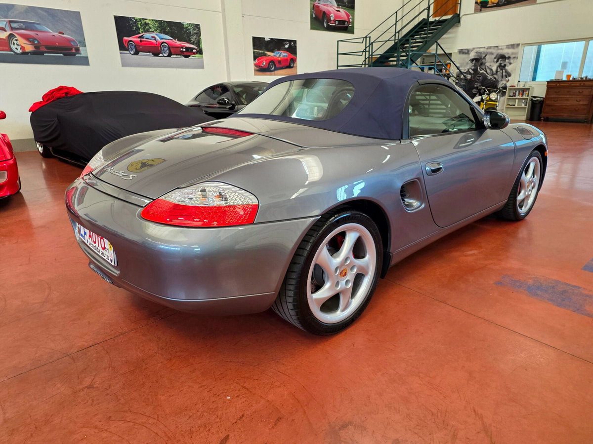 Porsche Boxster 3.2i 24V cat S (5)