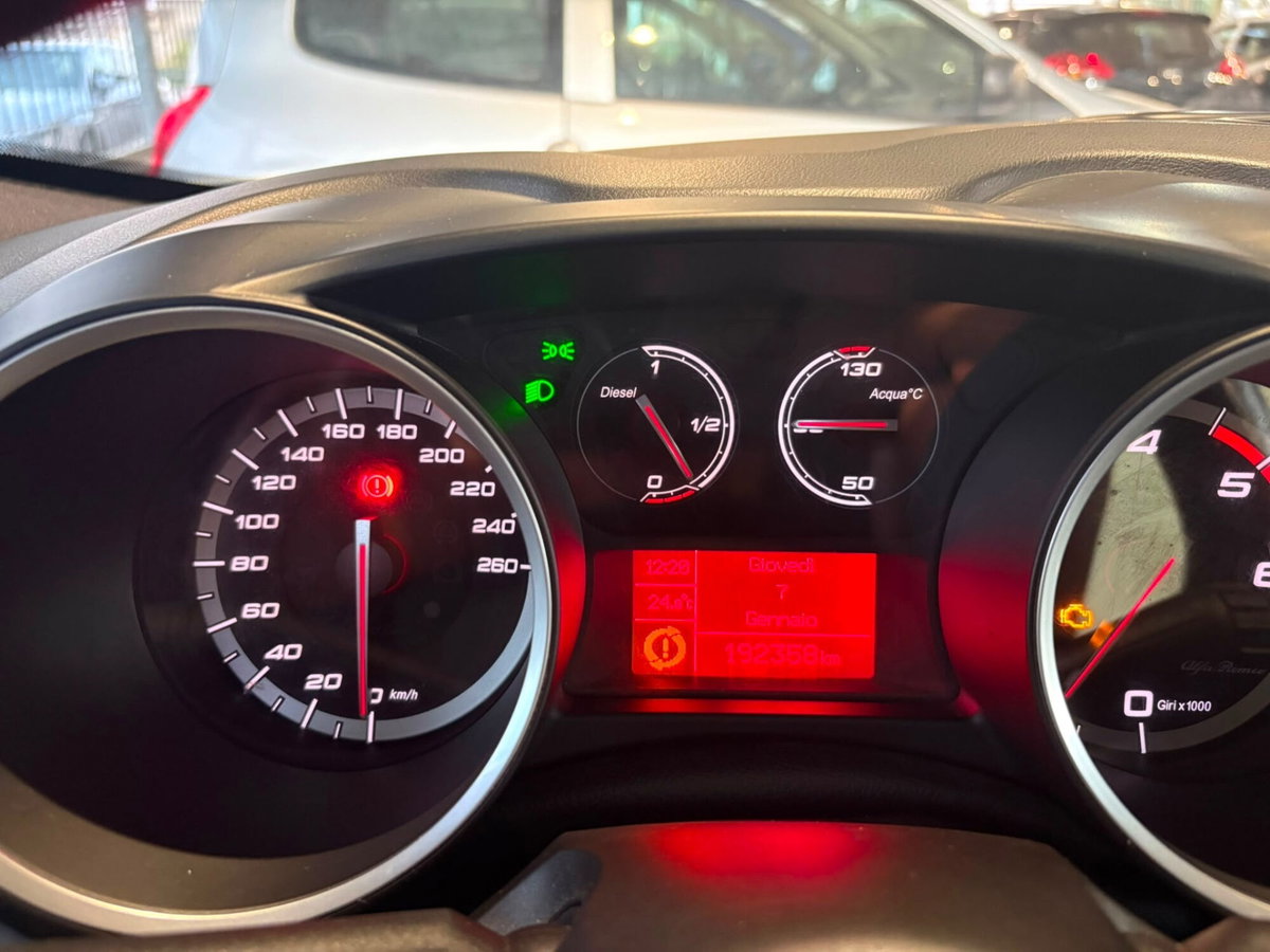 Alfa Romeo Giulietta 2.0 JTDm-2 Distinctive 140cv (11)