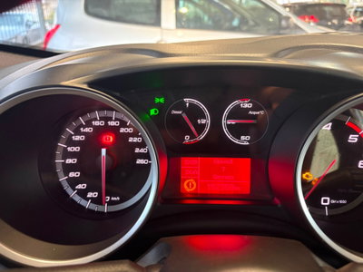 Alfa Romeo Giulietta 2.0 JTDm-2 Distinctive 140cv (11)