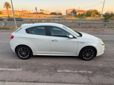 Alfa Romeo Giulietta 2.0 JTDm-2 Distinctive 140cv (4)