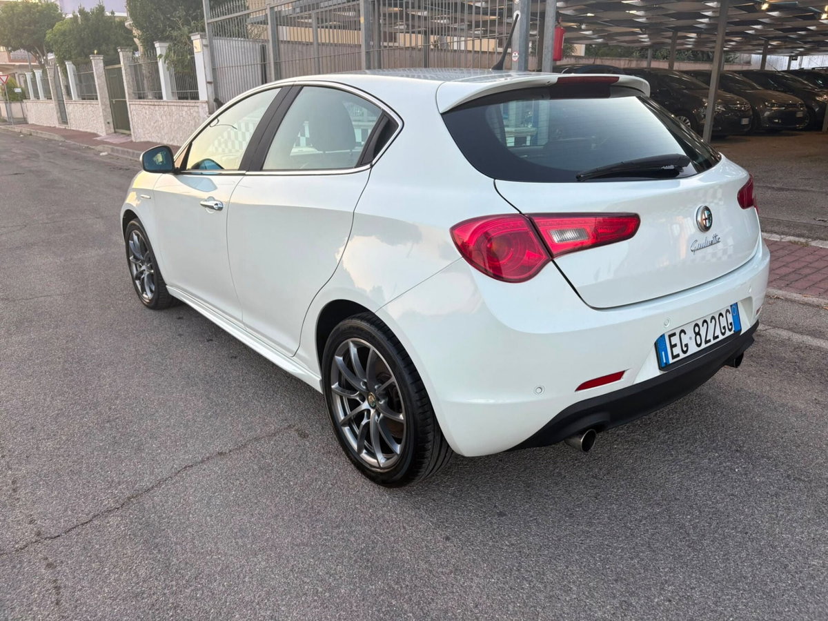 Alfa Romeo Giulietta 2.0 JTDm-2 Distinctive 140cv (7)