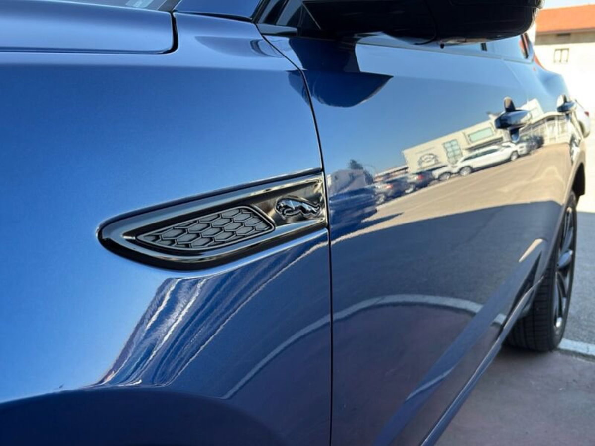 Jaguar E-Pace 2.0 I4 200 CV AWD Auto R-Dynamic HSE (16)