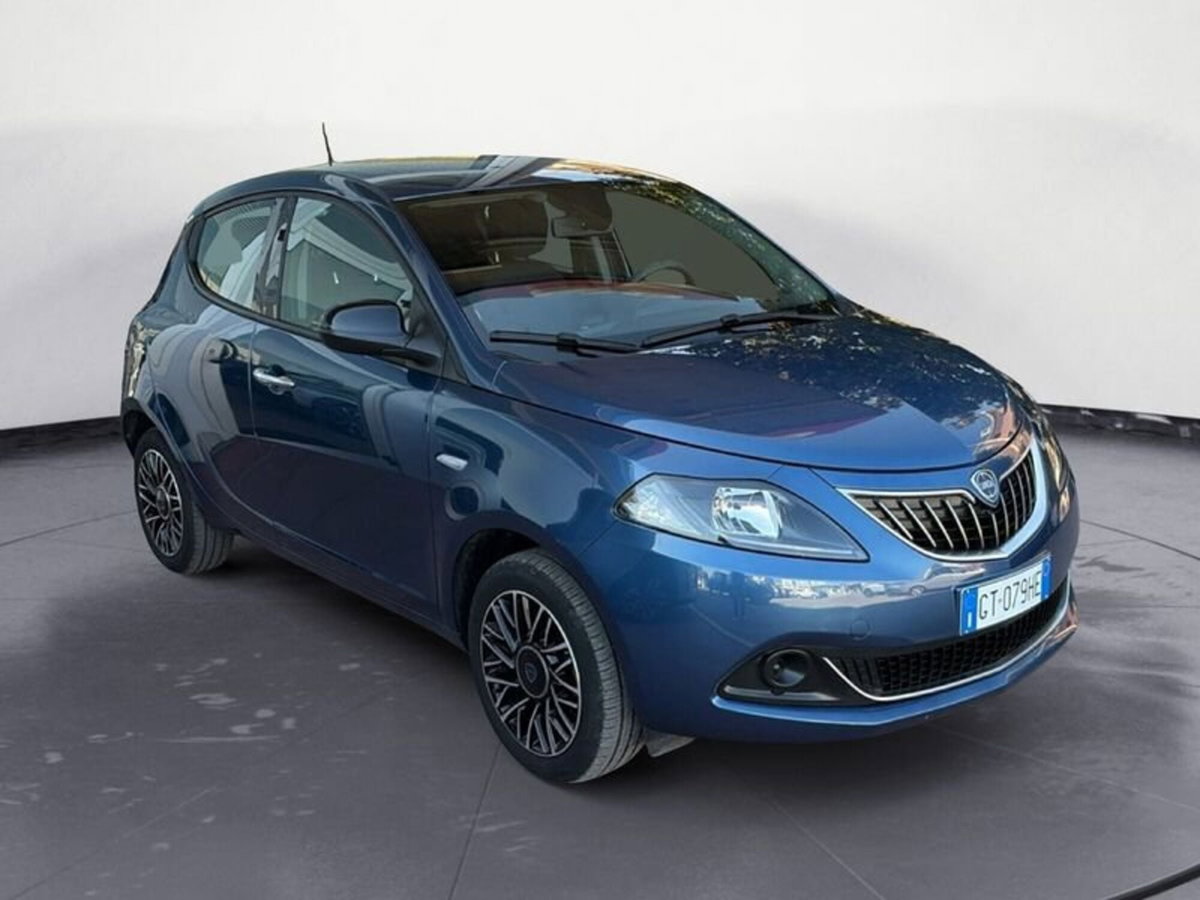Lancia Ypsilon 1.0 FireFly 5 porte S&S Hybrid Ecochic A. Ferretti (3)