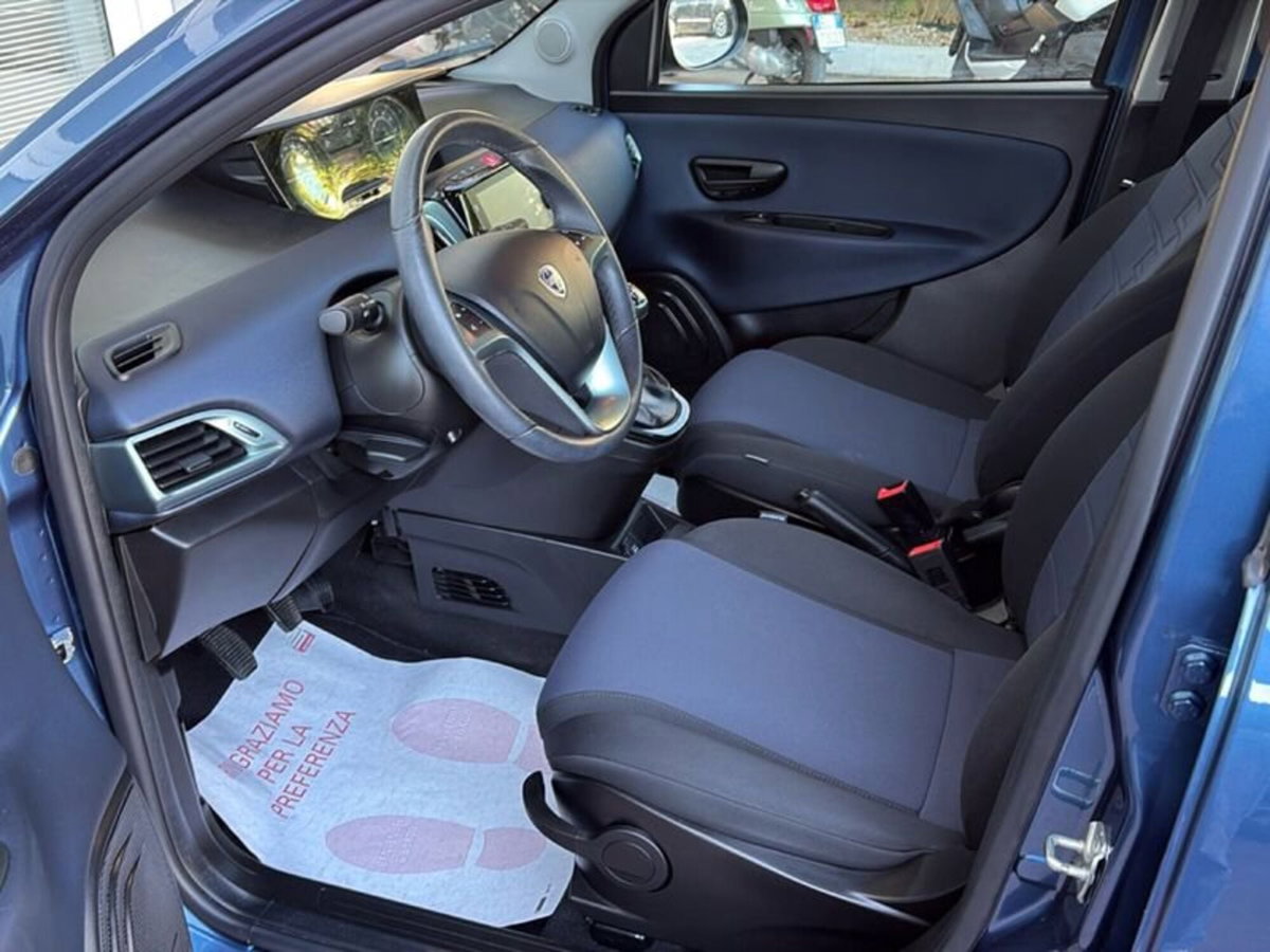 Lancia Ypsilon 1.0 FireFly 5 porte S&S Hybrid Ecochic A. Ferretti (16)