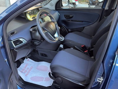 Lancia Ypsilon 1.0 FireFly 5 porte S&S Hybrid Ecochic A. Ferretti (16)