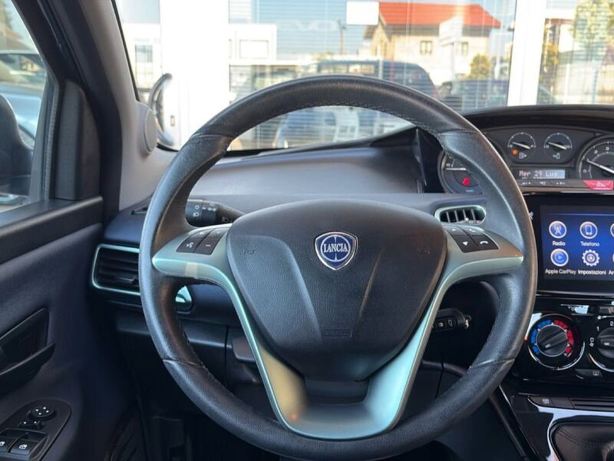Lancia Ypsilon 1.0 FireFly 5 porte S&S Hybrid Ecochic A. Ferretti (19)