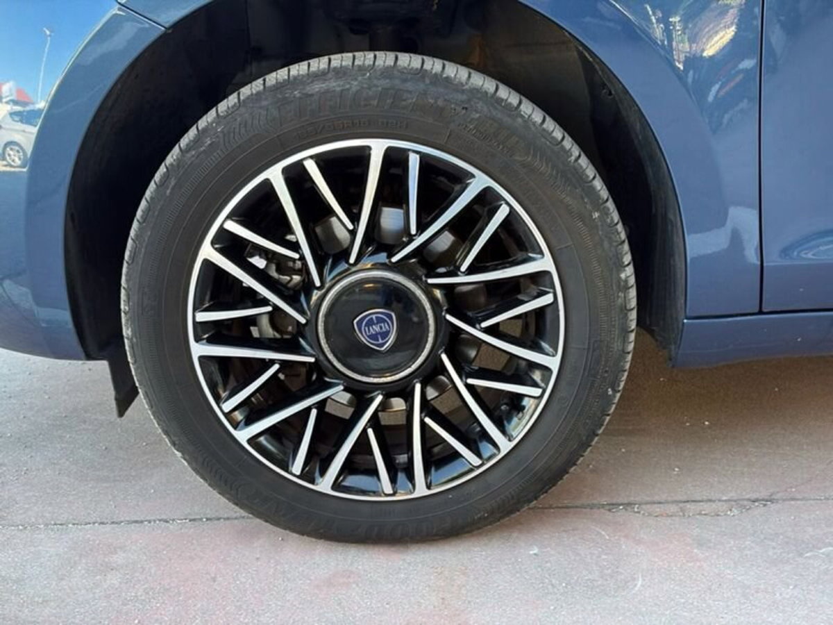 Lancia Ypsilon 1.0 FireFly 5 porte S&S Hybrid Ecochic A. Ferretti (9)