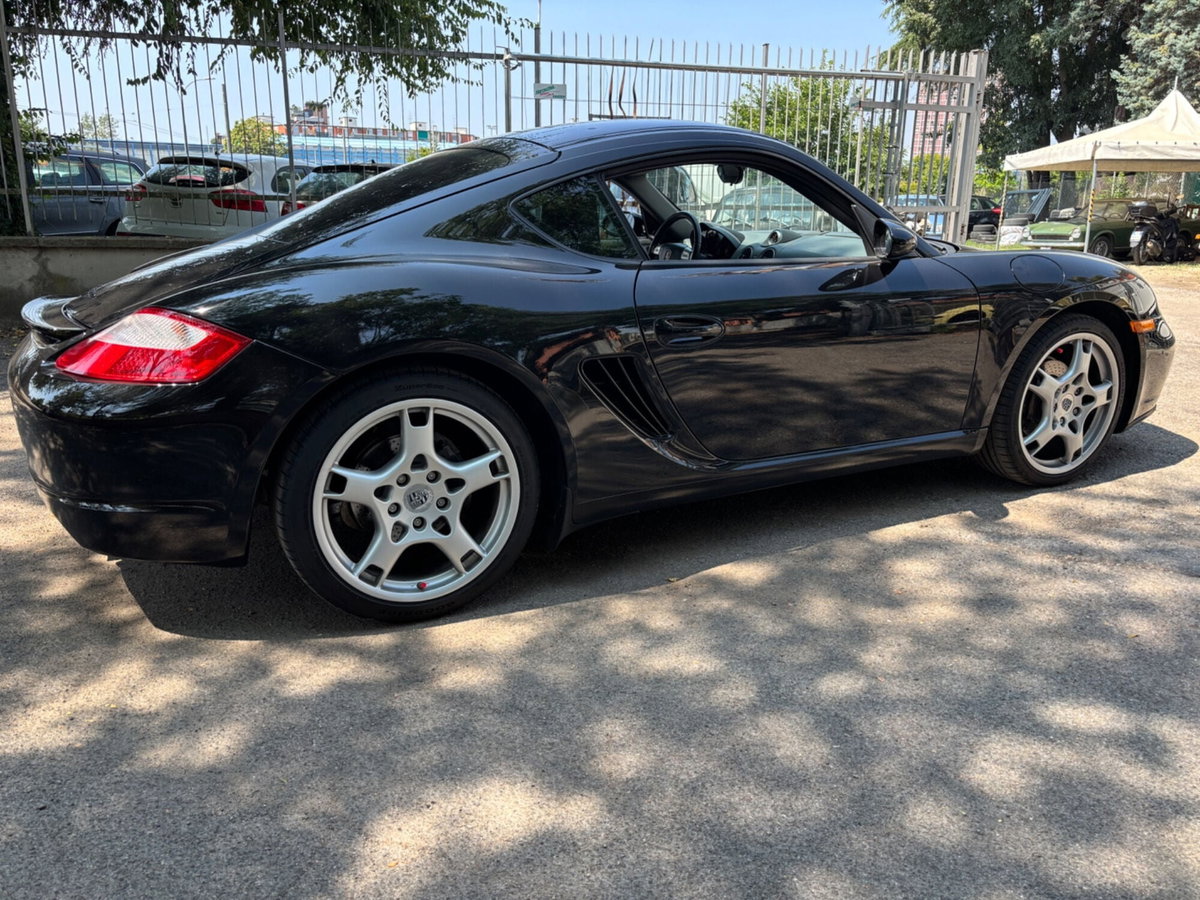 Porsche Cayman 2.7 (5)