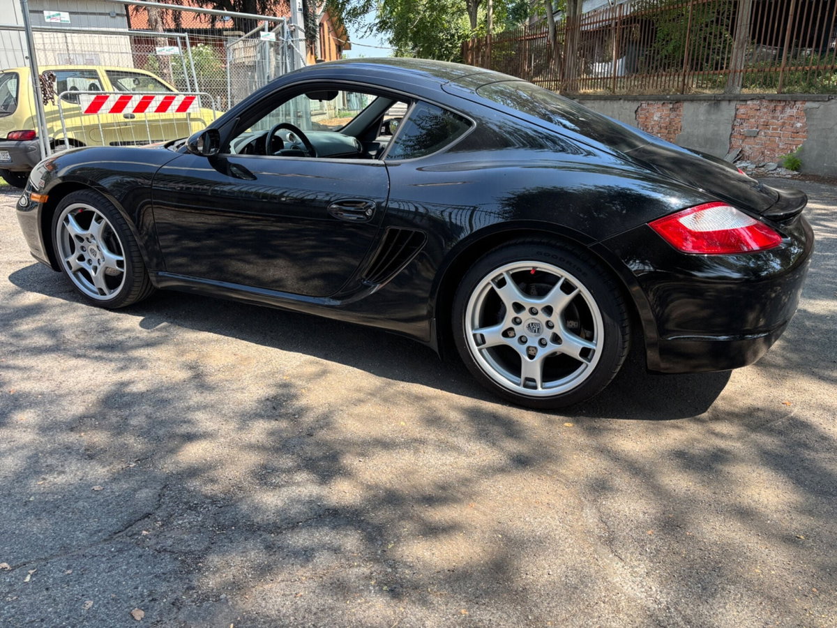 Porsche Cayman 2.7 (7)