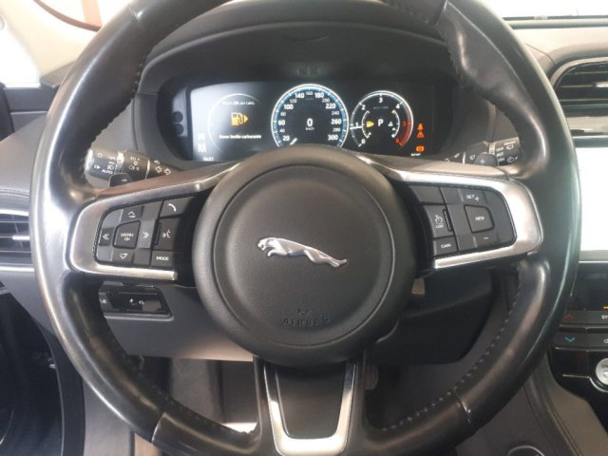 Jaguar F-Pace 2.0 D 180 CV AWD aut. Portfolio (12)