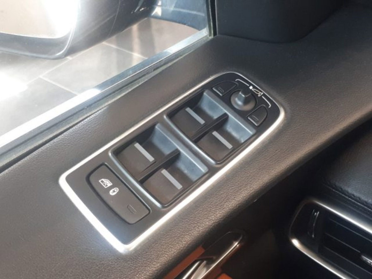 Jaguar F-Pace 2.0 D 180 CV AWD aut. Portfolio (15)