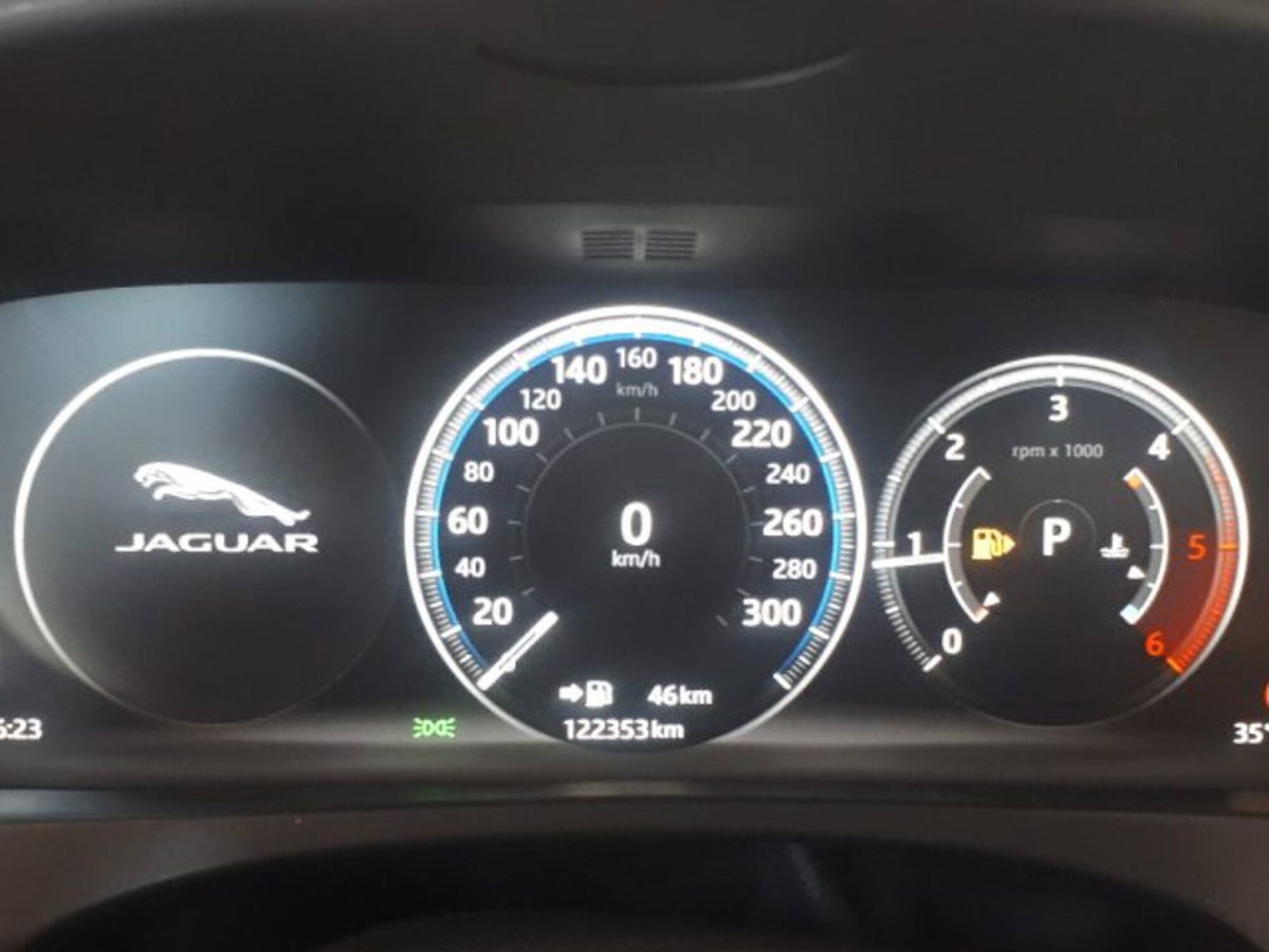 Jaguar F-Pace 2.0 D 180 CV AWD aut. Portfolio (16)