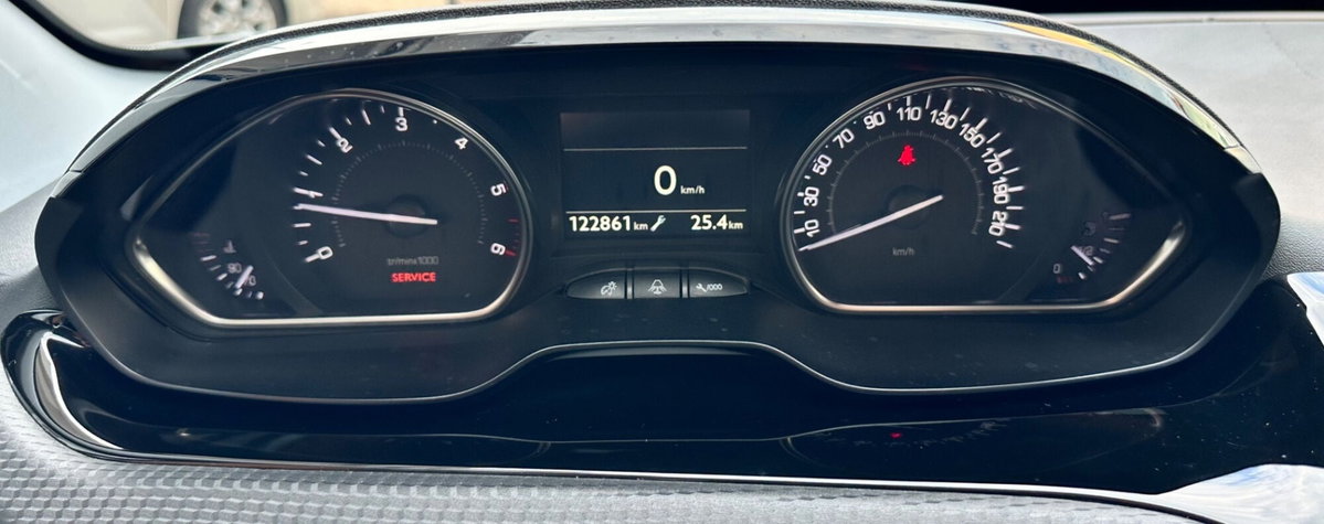 Peugeot 2008 100 Allure (17)