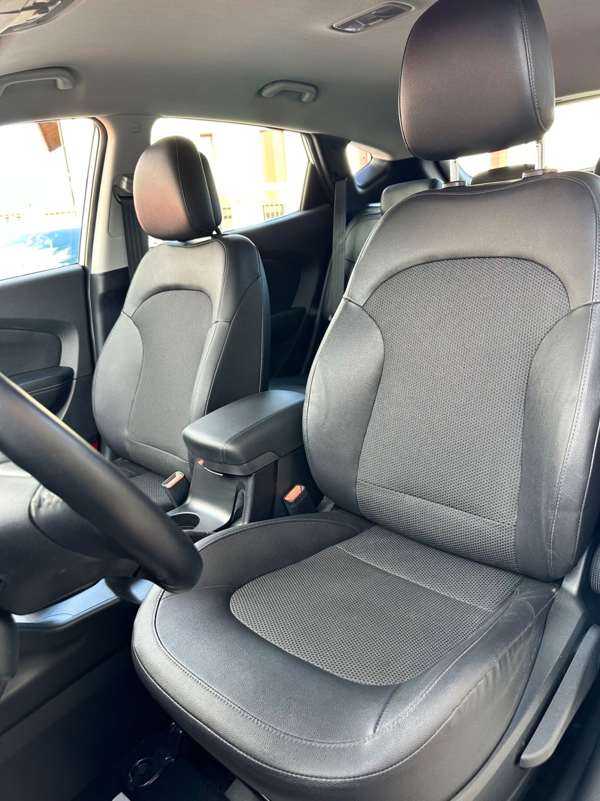 Hyundai ix35 2.0 CRDi 4WD Xpossible (8)