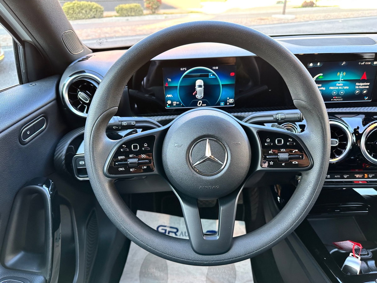 Mercedes-Benz Classe A 180 d Automatic Sport (18)