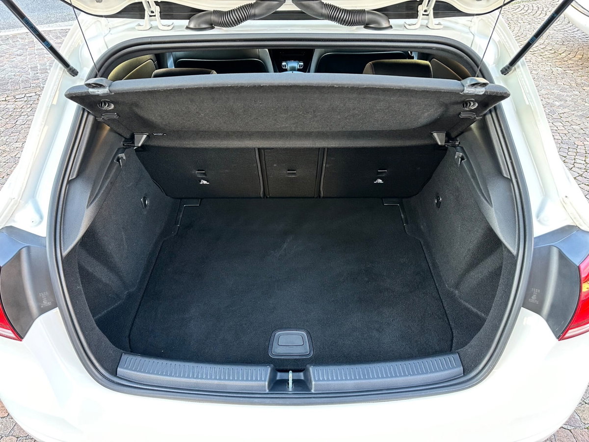 Mercedes-Benz Classe A 180 d Automatic Sport (20)