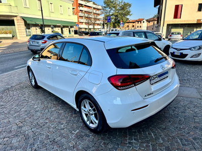 Mercedes-Benz Classe A 180 d Automatic Sport (4)