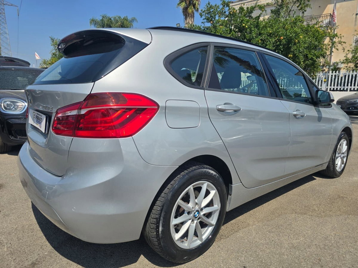 BMW Serie 2 Active Tourer 218d  Luxury auto (10)