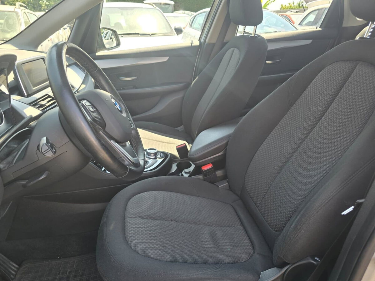 BMW Serie 2 Active Tourer 218d  Luxury auto (19)
