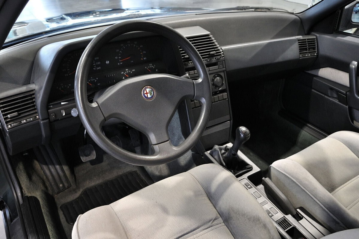 Alfa Romeo 164 2.0i Twin Spark (10)