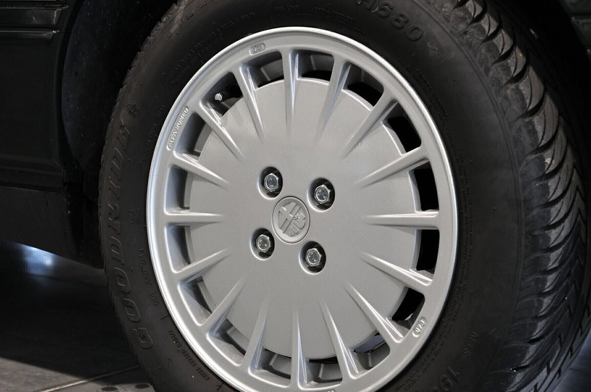 Alfa Romeo 164 2.0i Twin Spark (7)