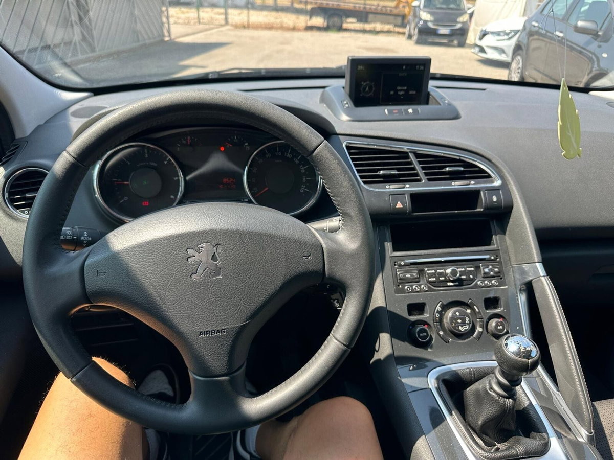 Peugeot 3008 1.6 HDi 115CV Allure (10)