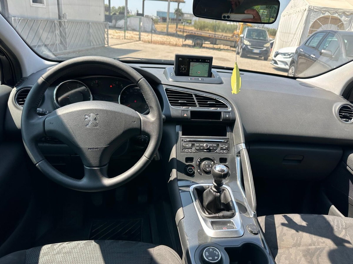Peugeot 3008 1.6 HDi 115CV Allure (11)