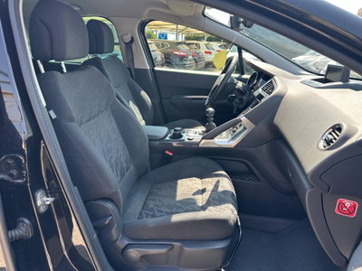 Peugeot 3008 1.6 HDi 115CV Allure (12)
