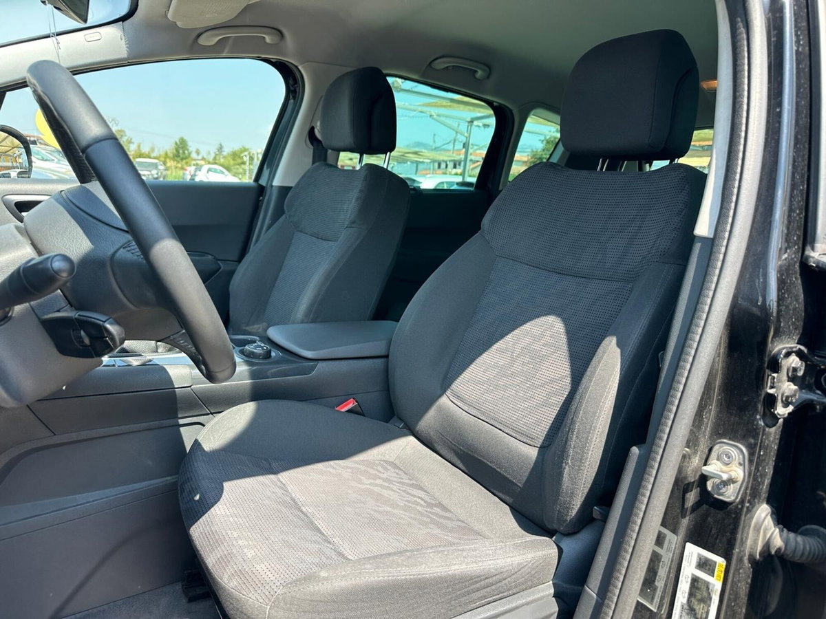 Peugeot 3008 1.6 HDi 115CV Allure (16)