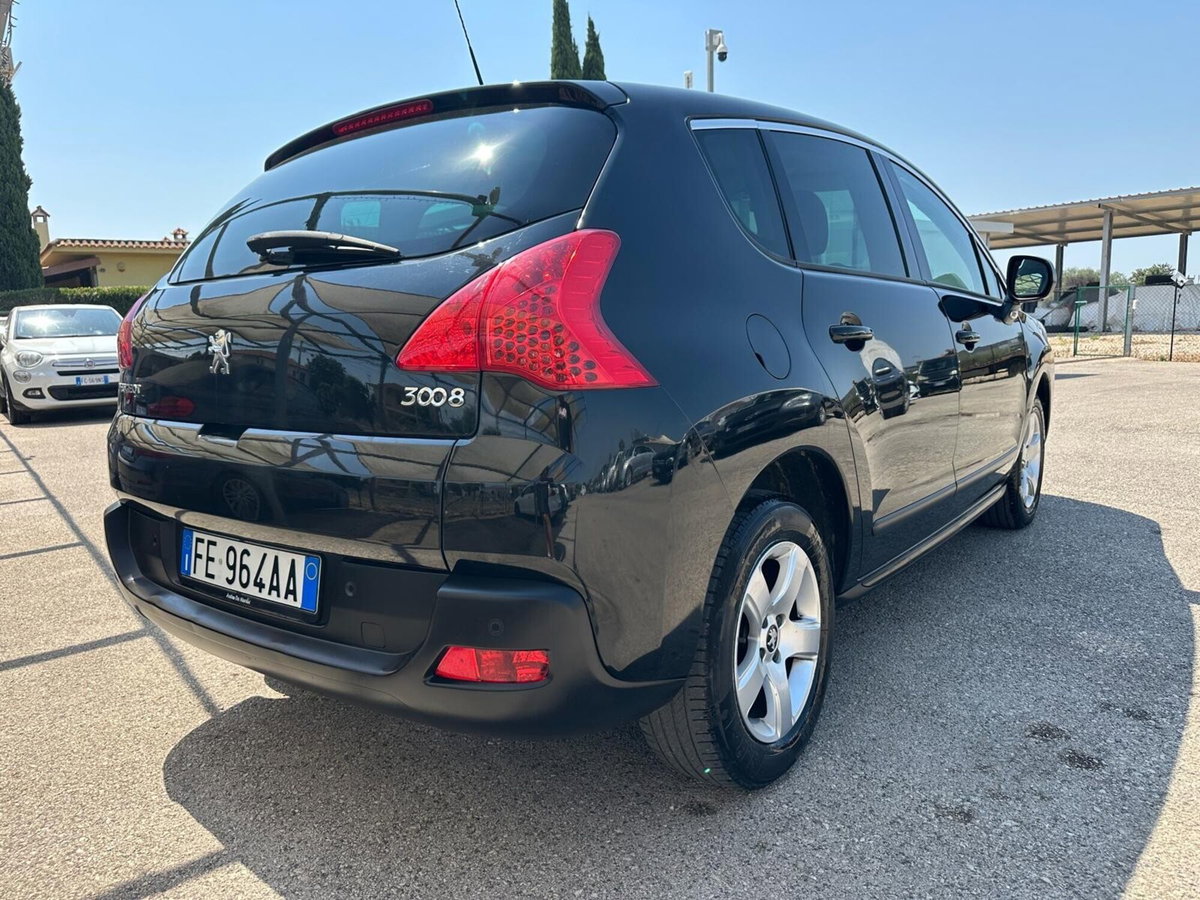 Peugeot 3008 1.6 HDi 115CV Allure (3)
