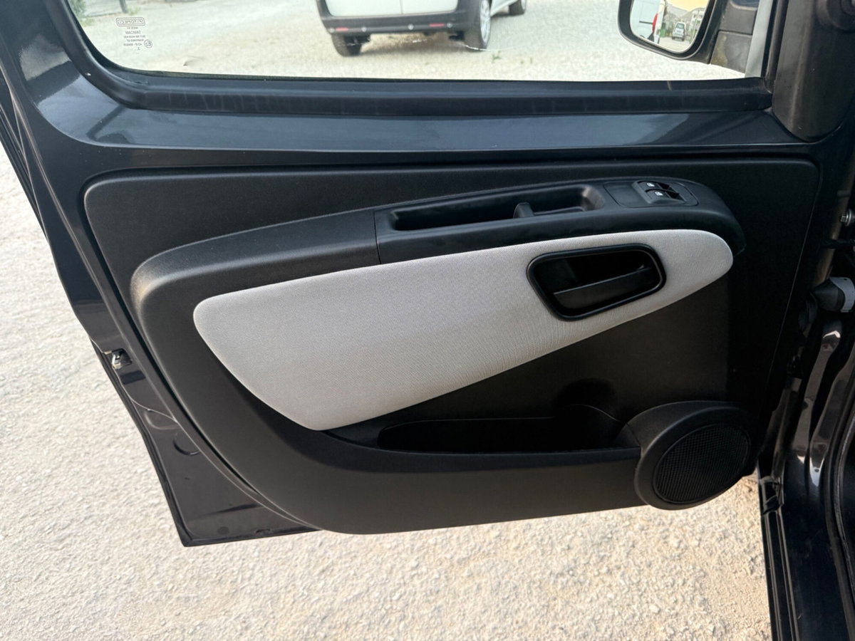 Fiat Qubo 1.3 MJT 75 CV Trekking (12)