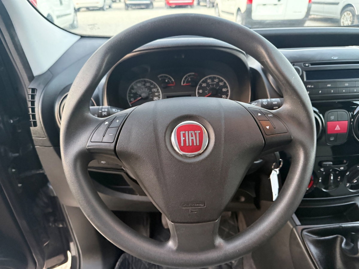 Fiat Qubo 1.3 MJT 75 CV Trekking (13)