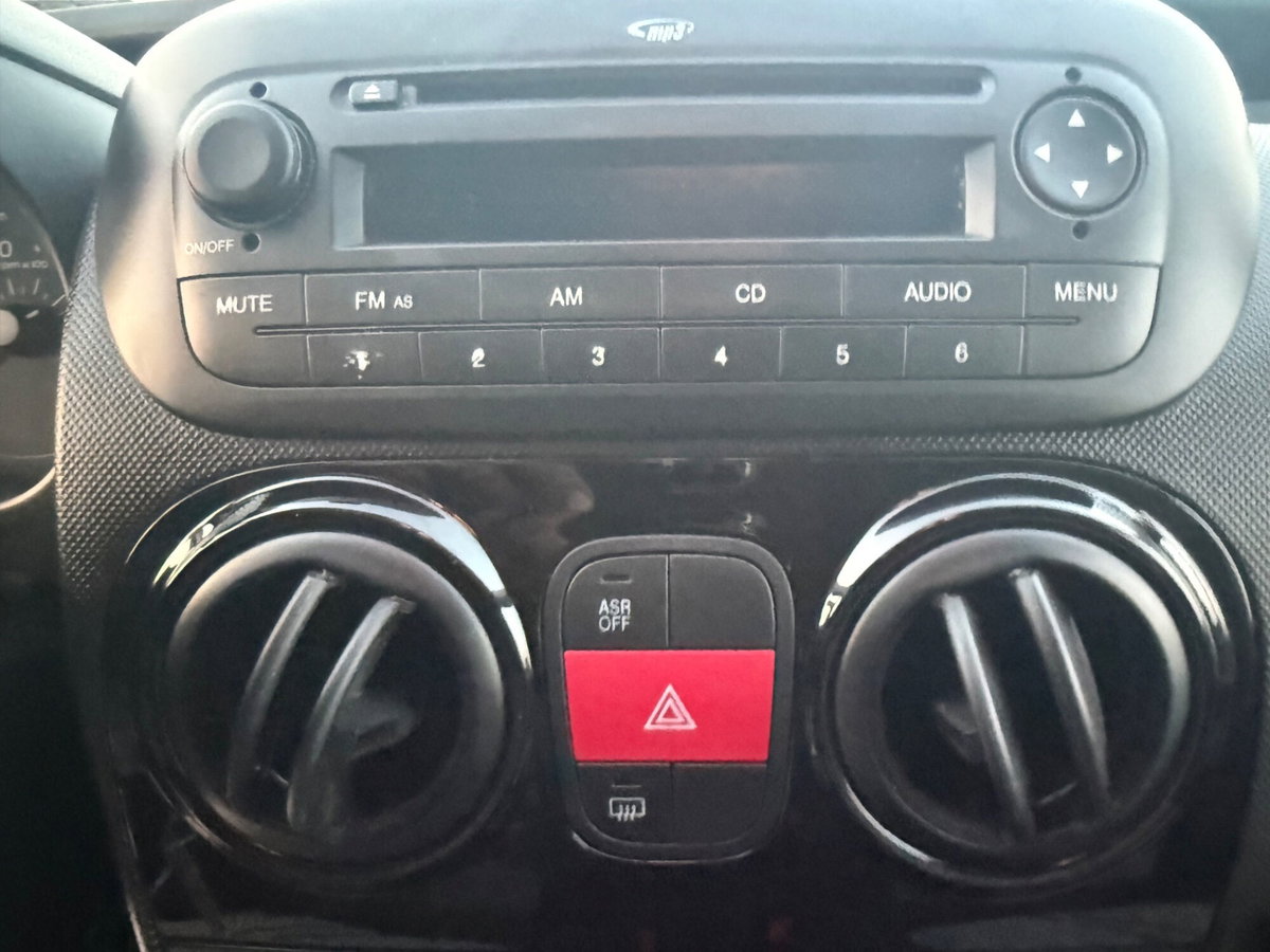 Fiat Qubo 1.3 MJT 75 CV Trekking (17)