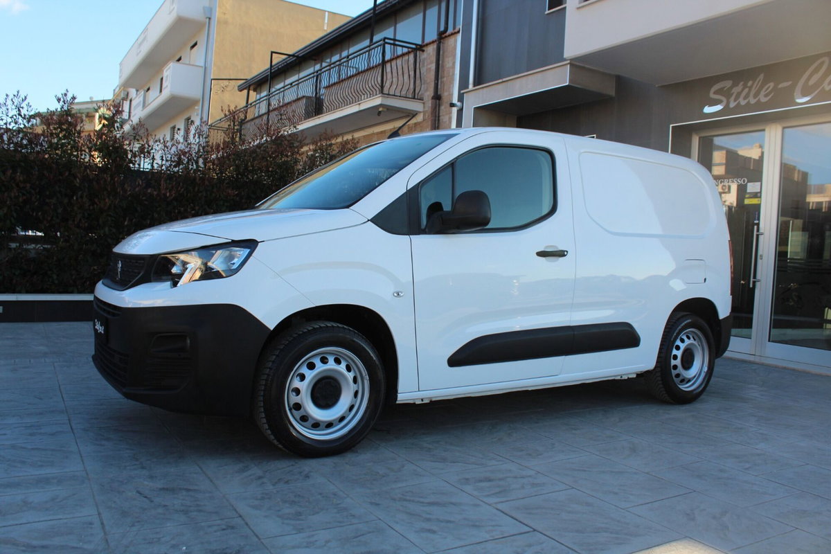 Peugeot Partner Furgone BlueHDi 130 EAT8 S&S PC 1000Kg Furgone Premium (3)