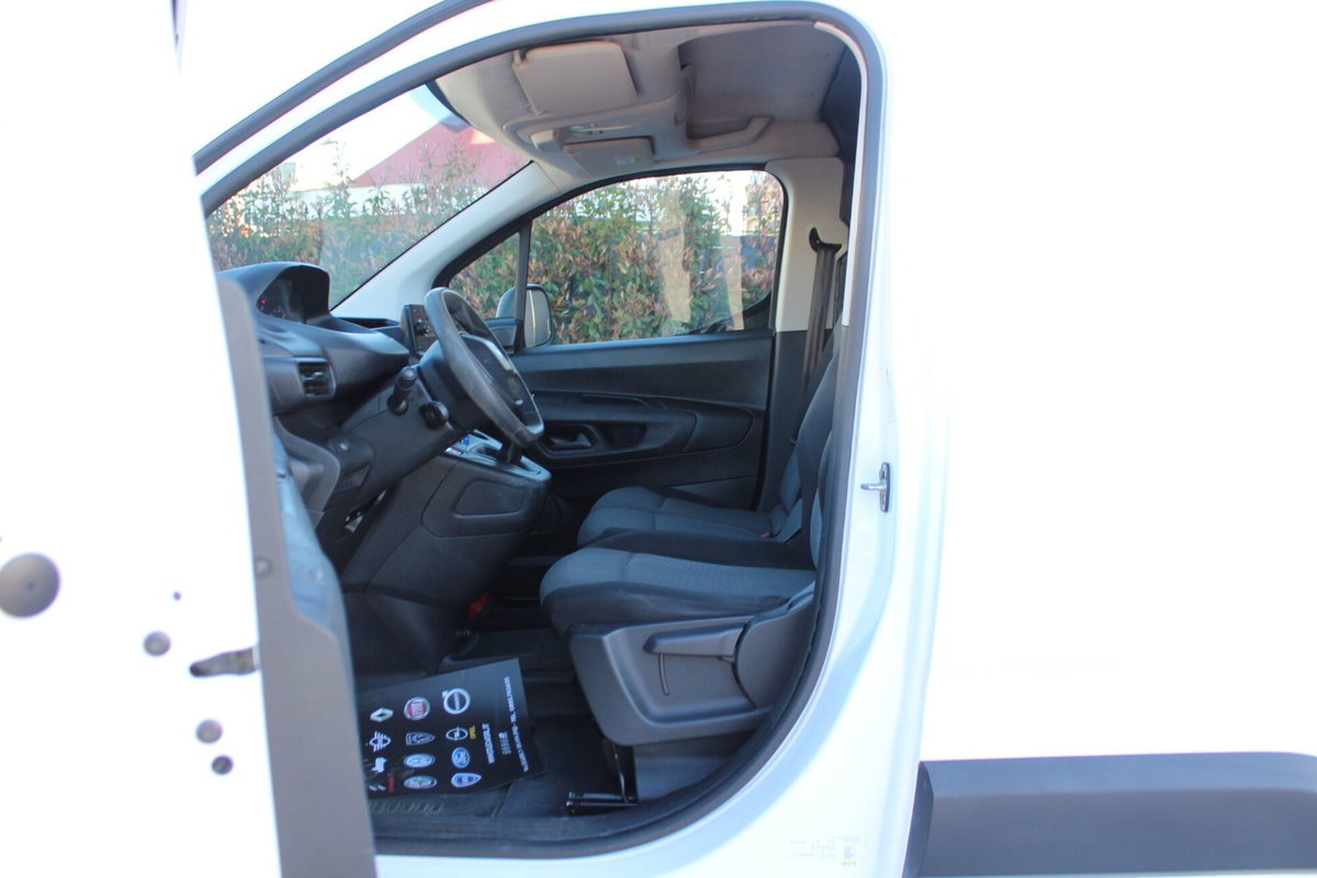 Peugeot Partner Furgone BlueHDi 130 EAT8 S&S PC 1000Kg Furgone Premium (9)