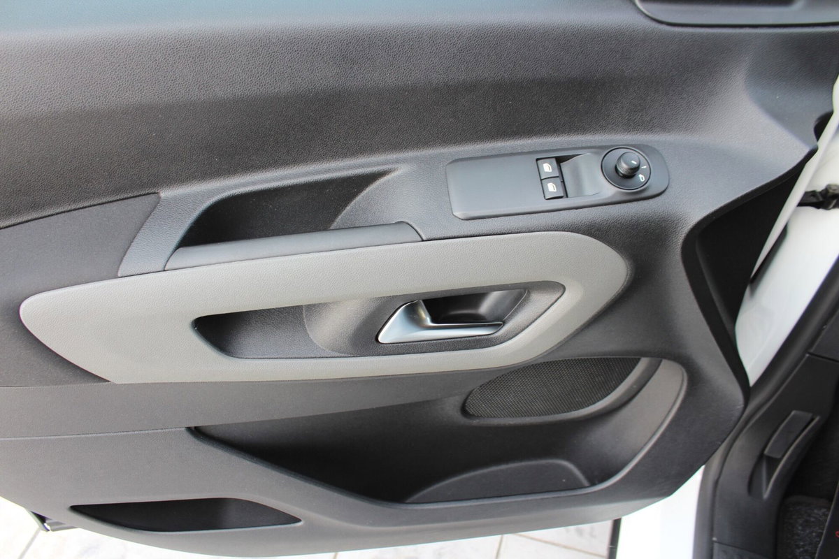 Peugeot Rifter BlueHDi 100 Active Standard (13)