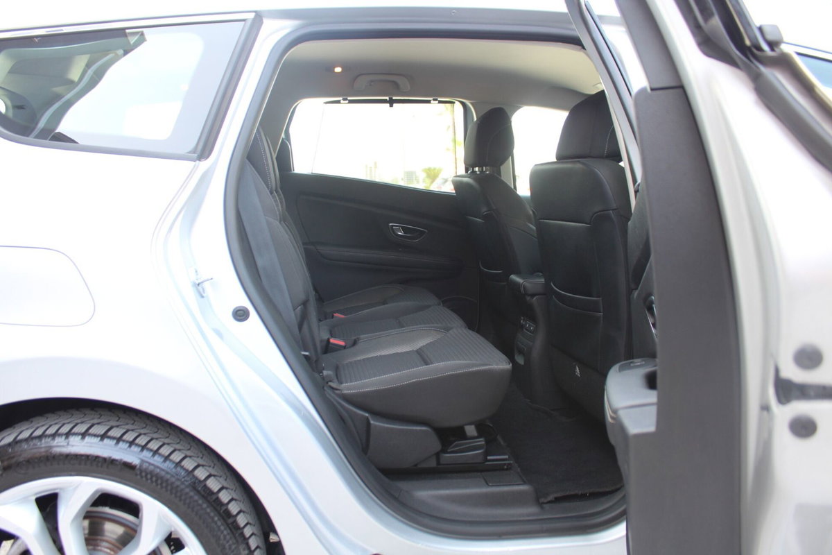 Renault Grand Scénic 1.7 blue dci Business 120cv (11)