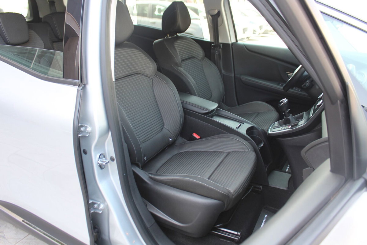 Renault Grand Scénic 1.7 blue dci Business 120cv (8)