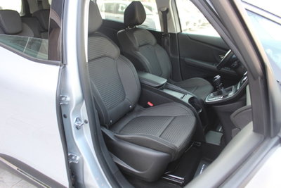 Renault Grand Scénic 1.7 blue dci Business 120cv (8)