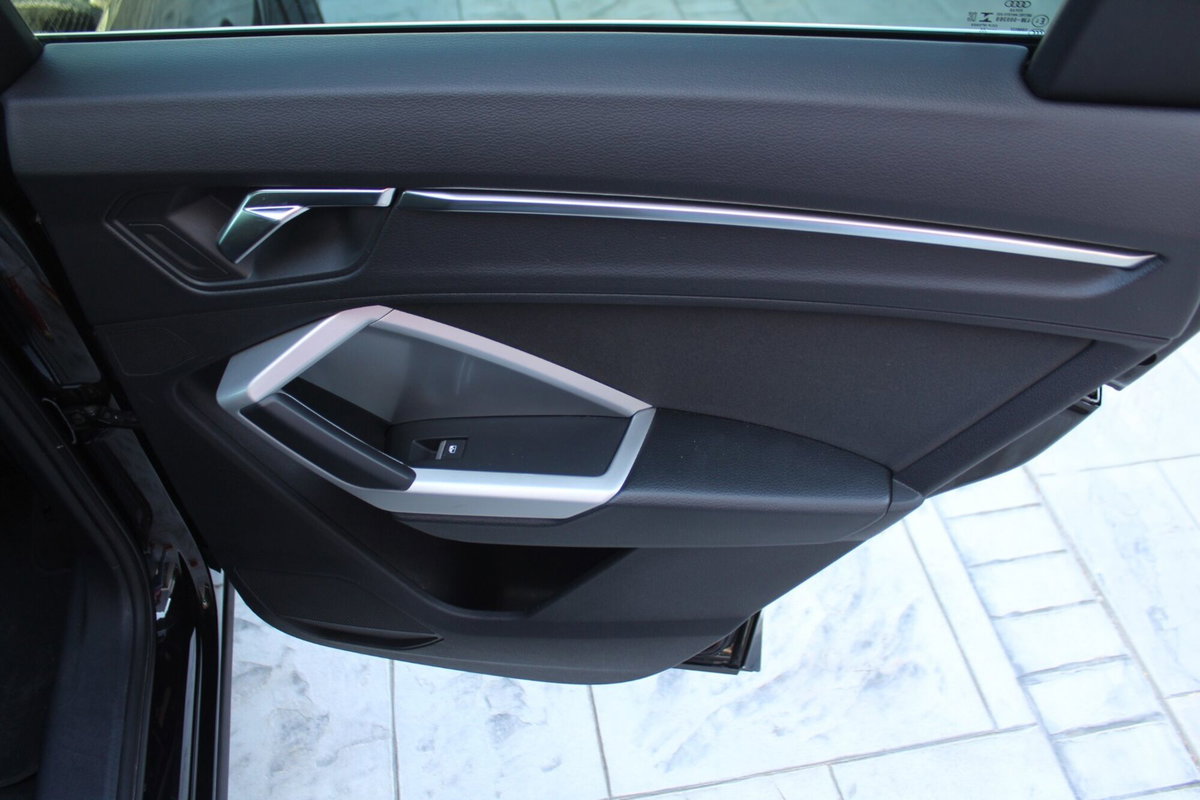 Audi Q3 35 TDI quattro S tronic Business Advanced (14)
