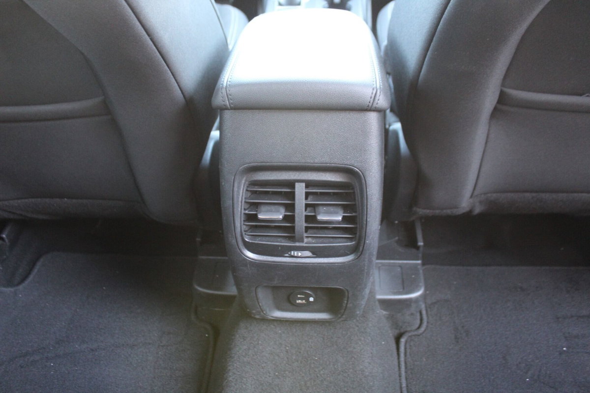 Ford Kuga 1.5 EcoBlue 120 CV 2WD Titanium (12)