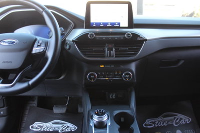 Ford Kuga 1.5 EcoBlue 120 CV 2WD Titanium (18)