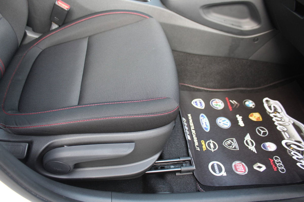 Hyundai Kona 1.6 CRDI Hybrid 48V iMT NLine (11)