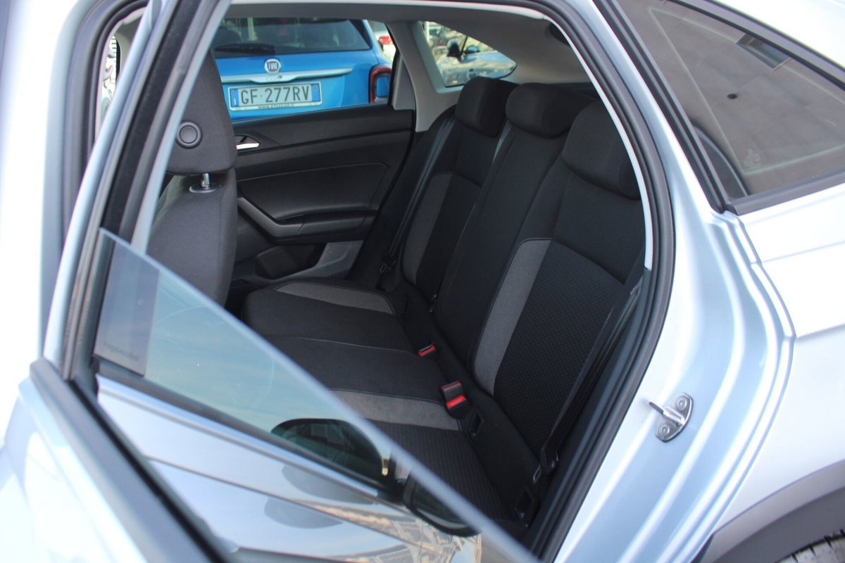 Volkswagen Taigo 1.0 TSI 110 CV DSG Life (11)