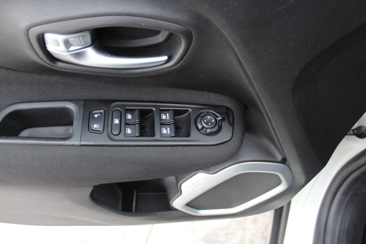 Jeep Renegade 1.6 Mjt 130 CV Longitude (11)