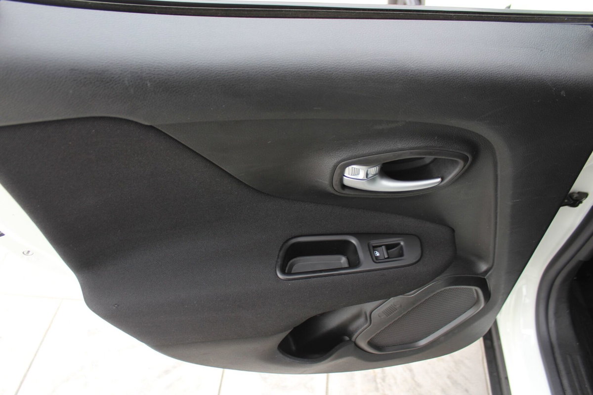 Jeep Renegade 1.6 Mjt 130 CV Longitude (14)
