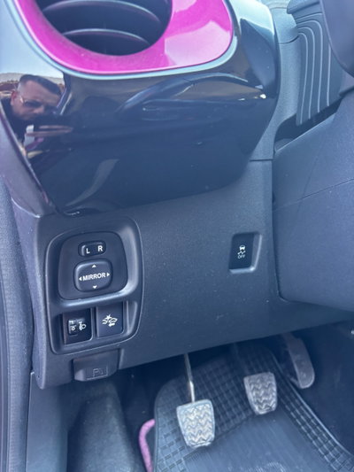 Toyota Aygo 1.0 VVT-i 72 CV 5 porte x-cite (10)