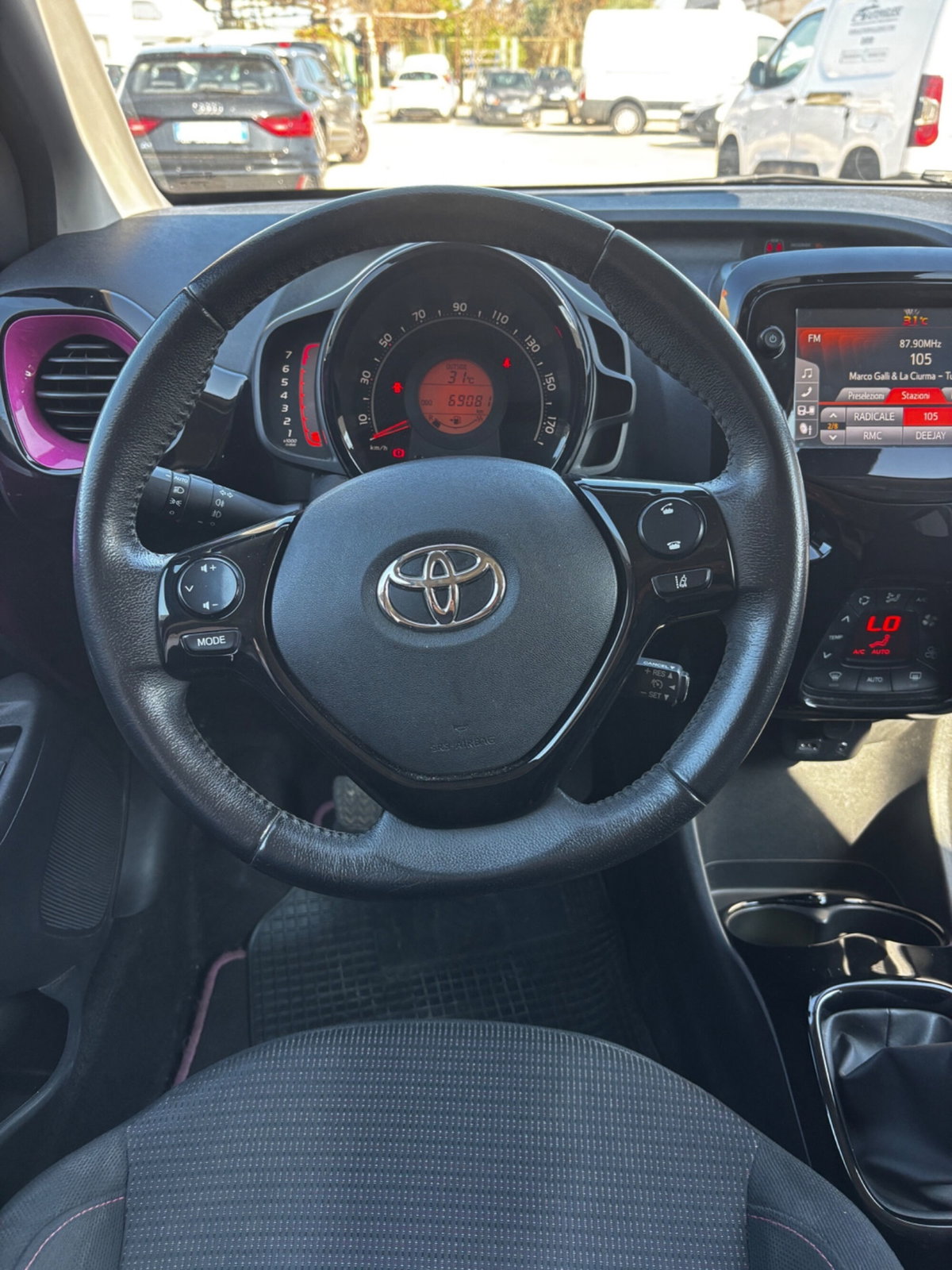 Toyota Aygo 1.0 VVT-i 72 CV 5 porte x-cite (12)