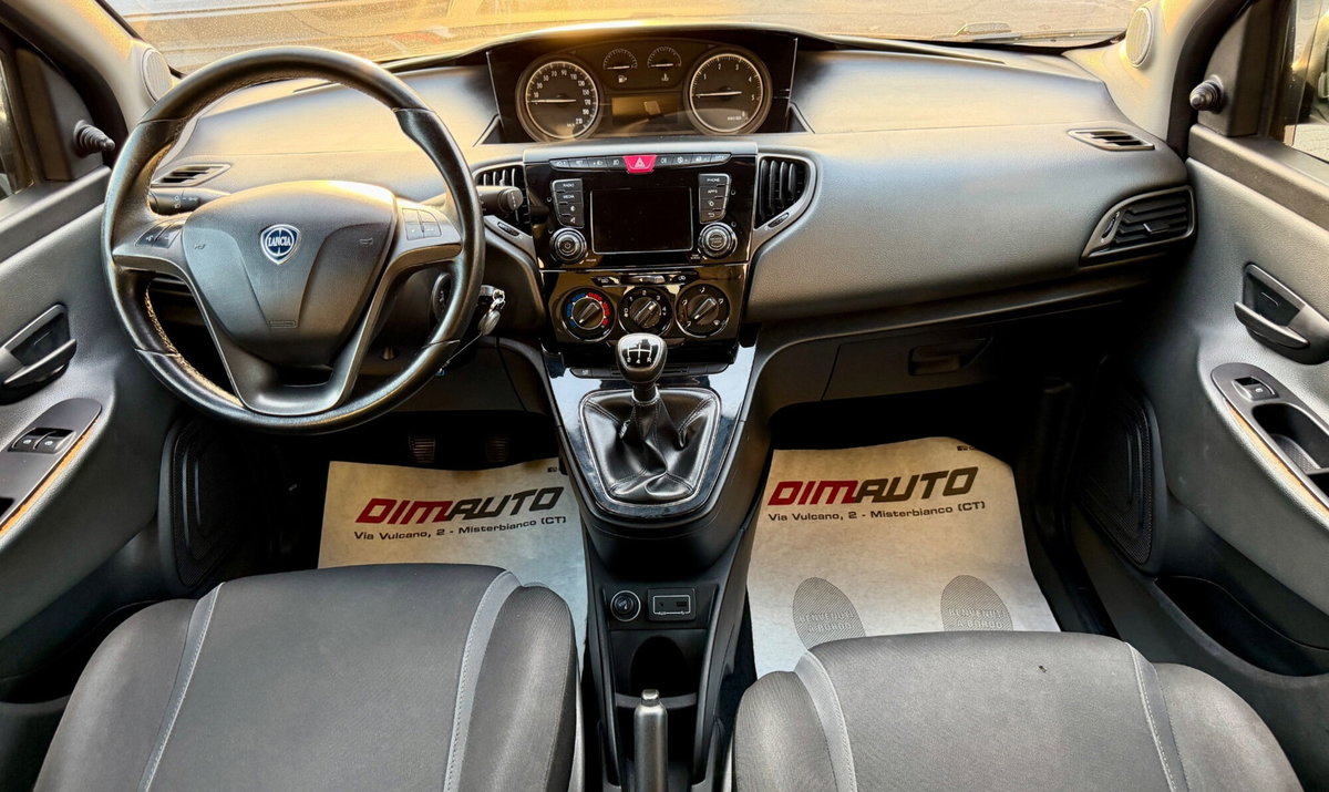 Lancia Ypsilon 1.3 MJT 16V 95 CV 5 porte S&S Gold (9)