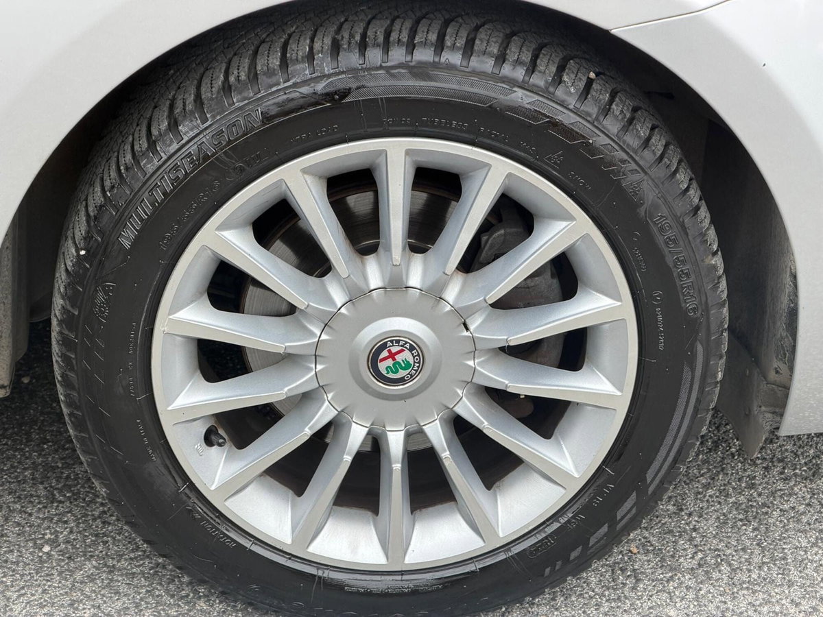 Alfa Romeo MiTo 1.4 T 120 CV GPL Urban (17)